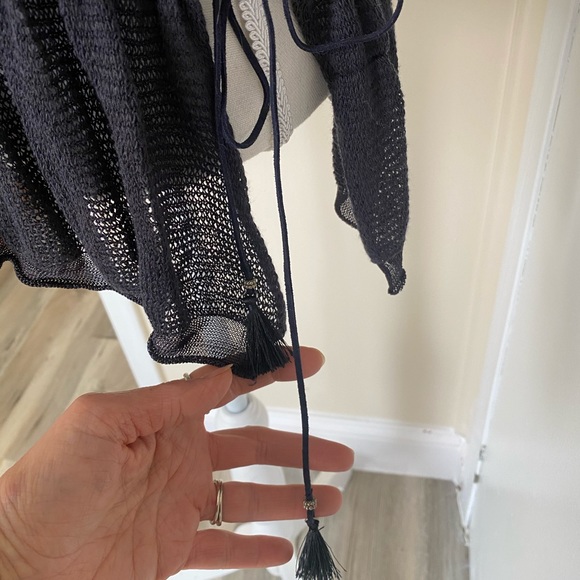 Free People v-neck sleeveless top - Picture 7 of 7